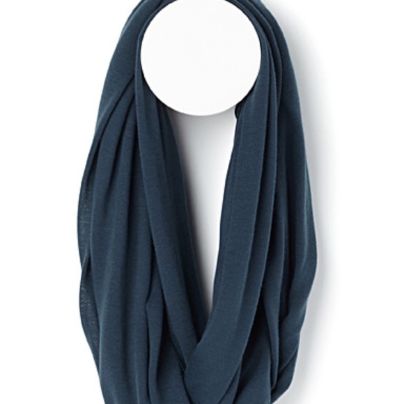 Lot of five soft infinity scarves khaki, blue, black, burgundy and burnt orange - Picture 6 of 7